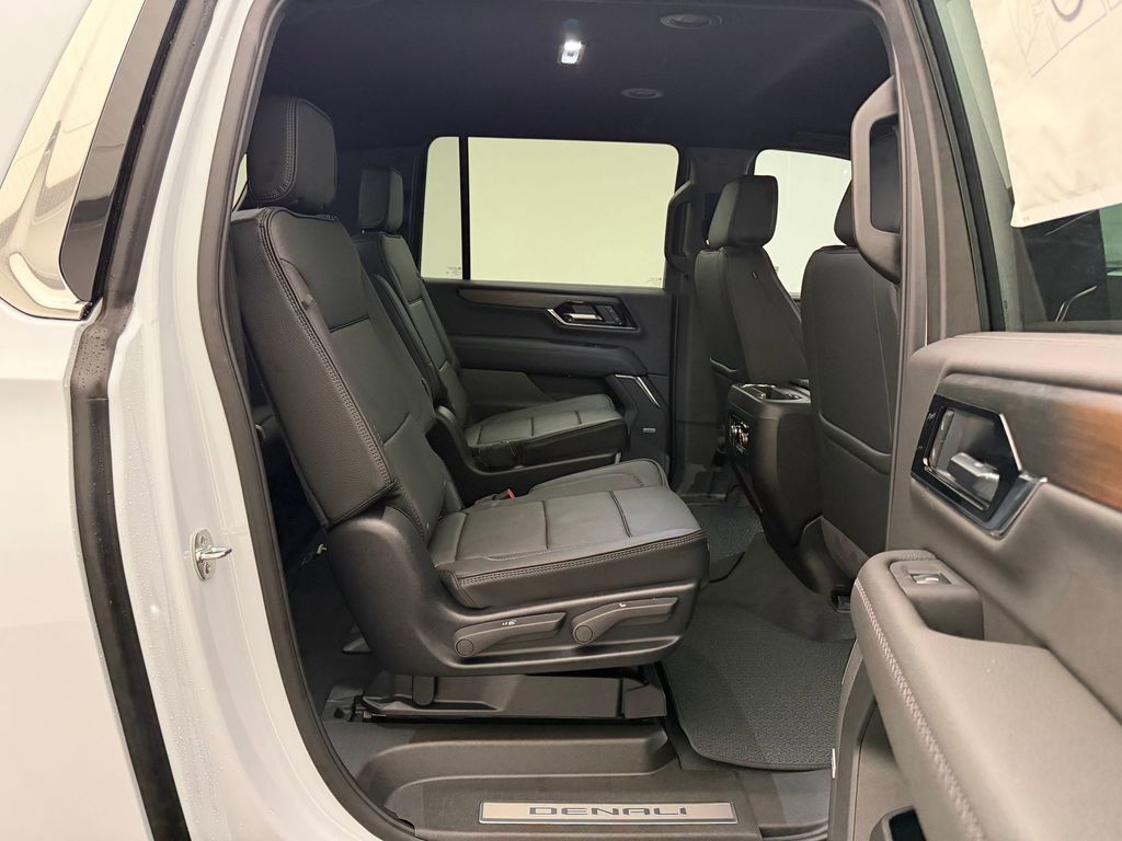 2026 GMC Yukon XL Denali - Photo 24