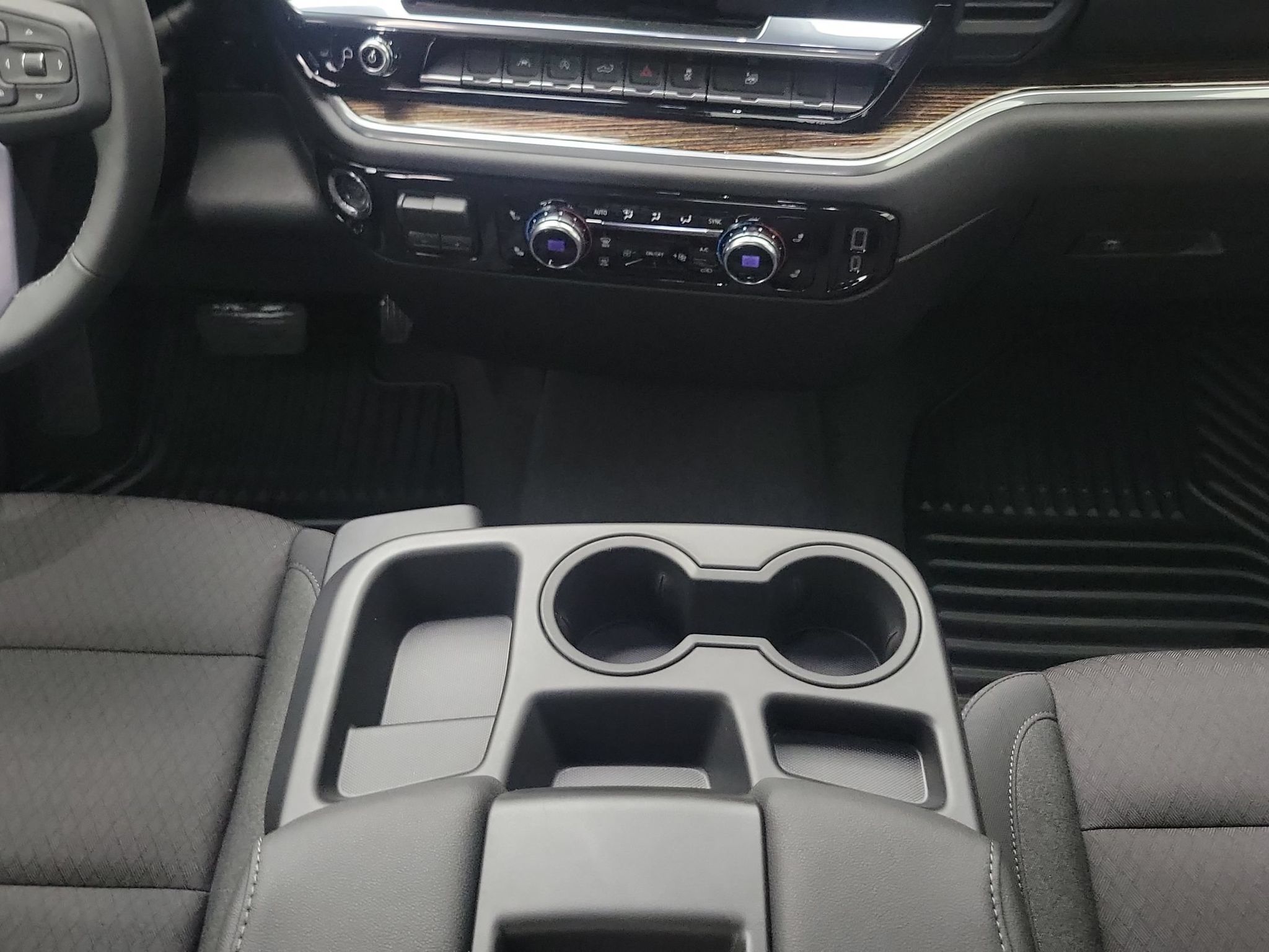 2026 GMC Sierra 1500 SLE - Photo 20