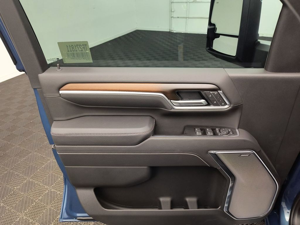 2026 GMC Sierra 3500HD Denali - Photo 18