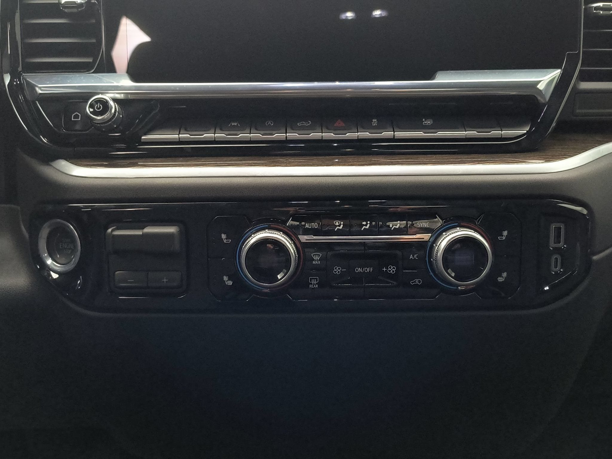 2026 GMC Sierra 1500 SLE - Photo 25