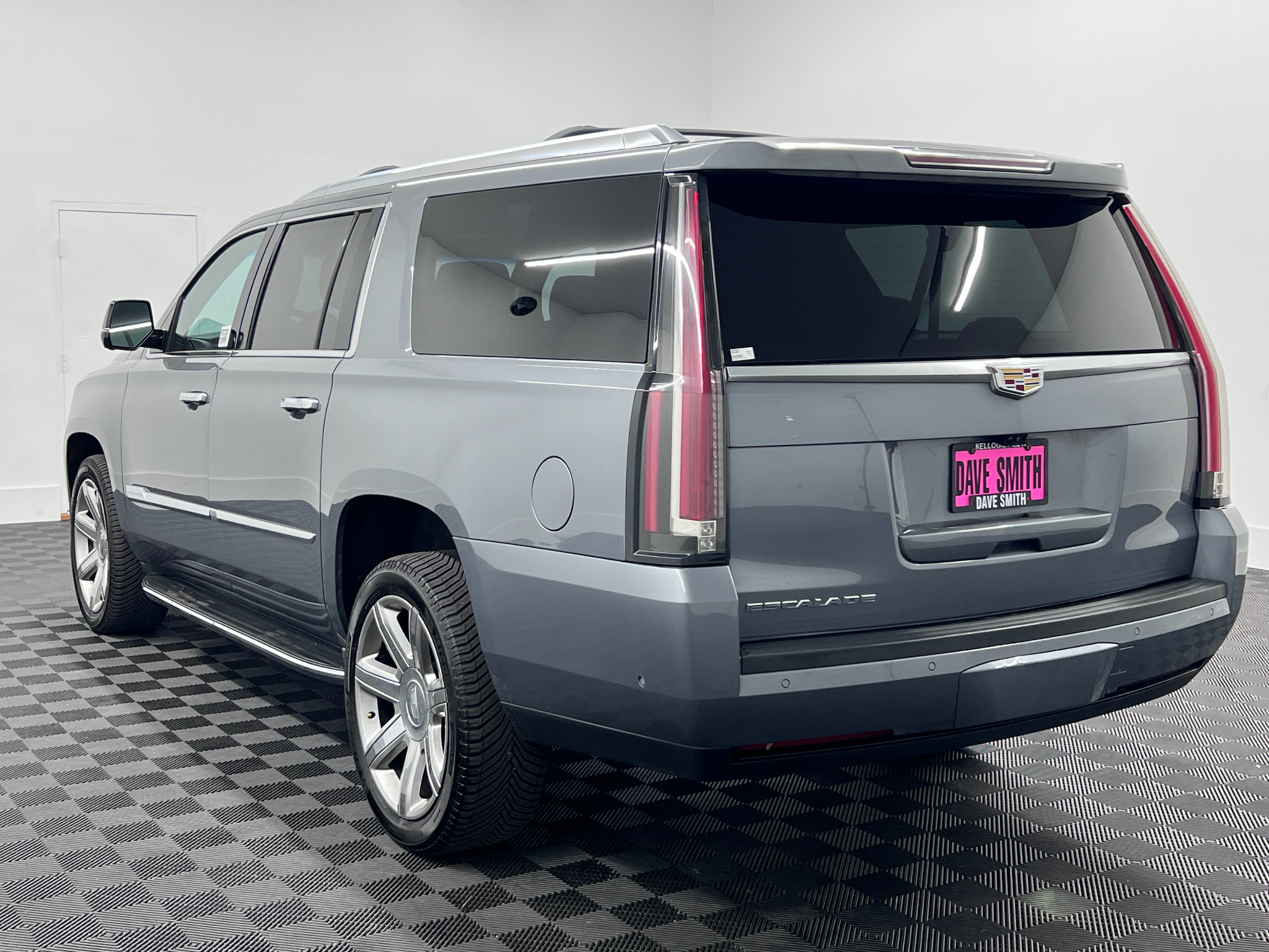 Used 2019 CADILLAC Escalade ESV Luxury SUV