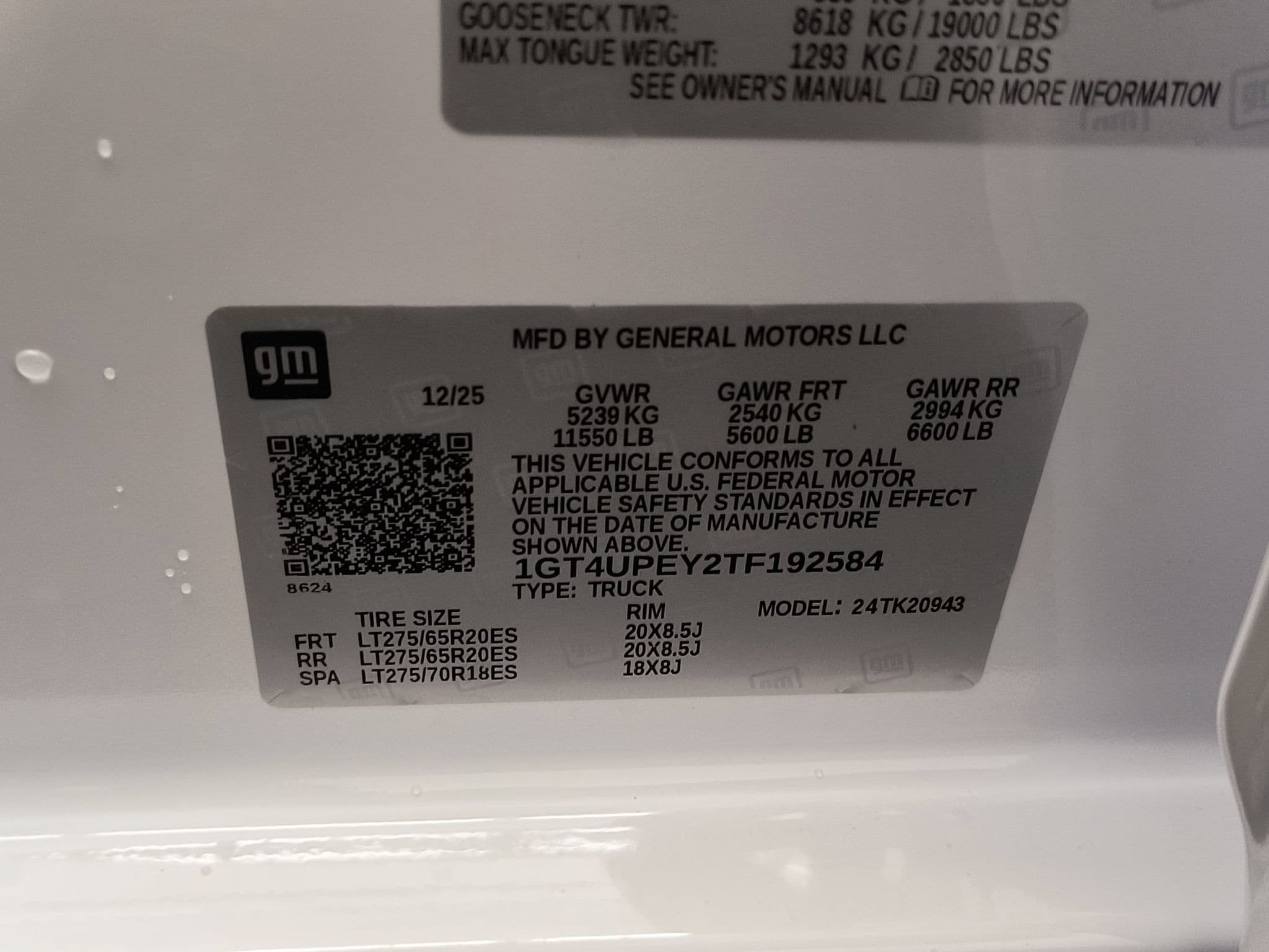 2026 GMC Sierra 2500HD AT4 - Photo 18