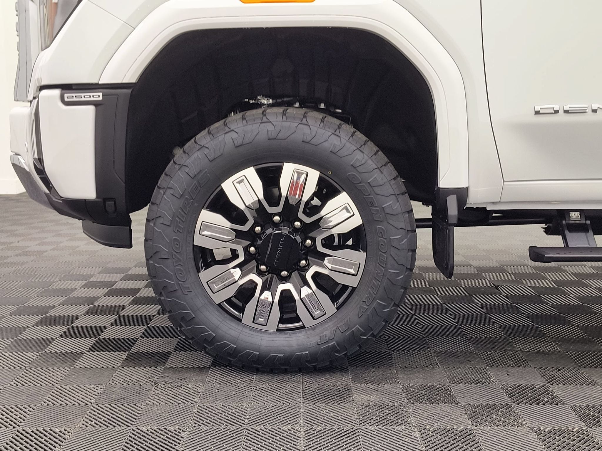 2026 GMC Sierra 2500HD Denali - Photo 10
