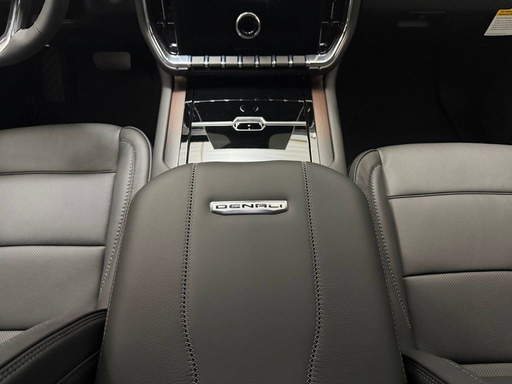 2026 GMC Yukon Denali - Photo 16