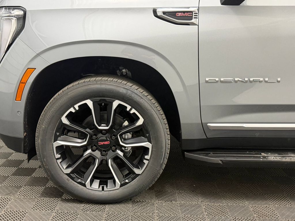 2026 GMC Yukon Denali - Photo 12