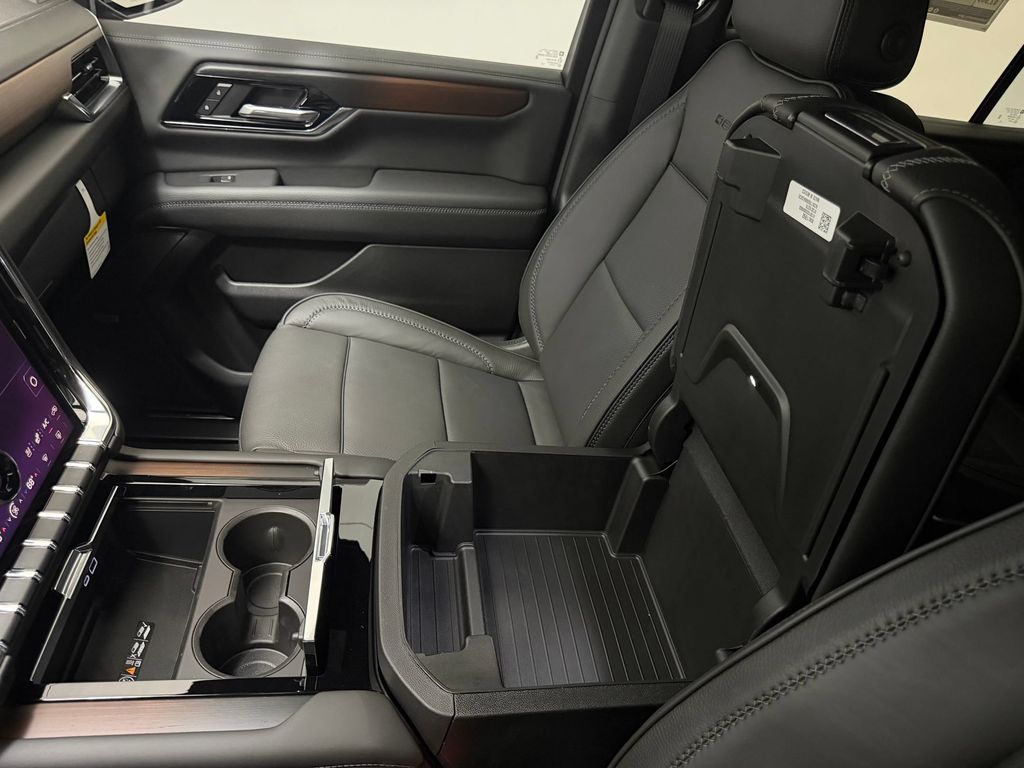 2026 GMC Yukon Denali - Photo 31