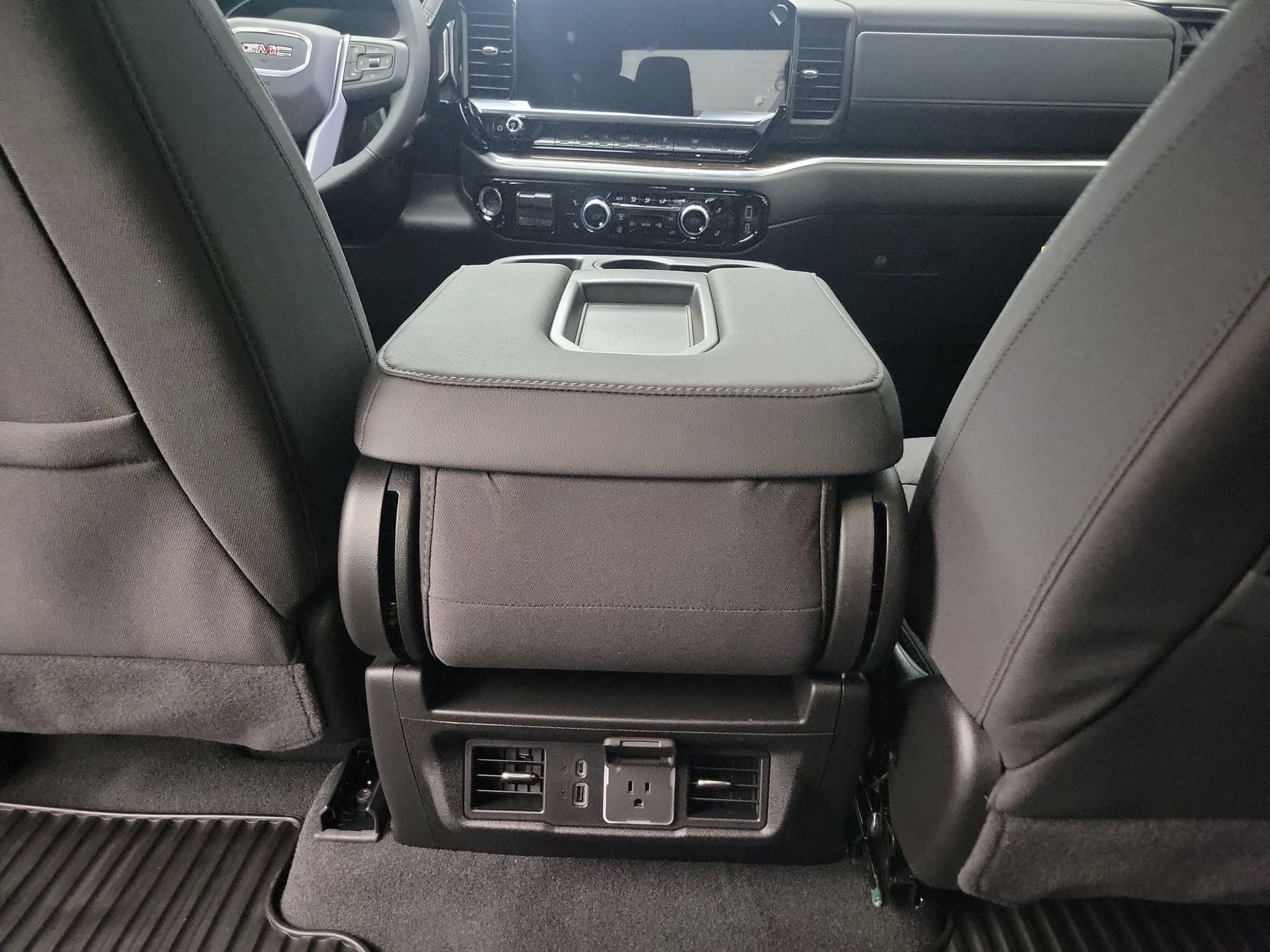 2026 GMC Sierra 1500 SLE - Photo 21