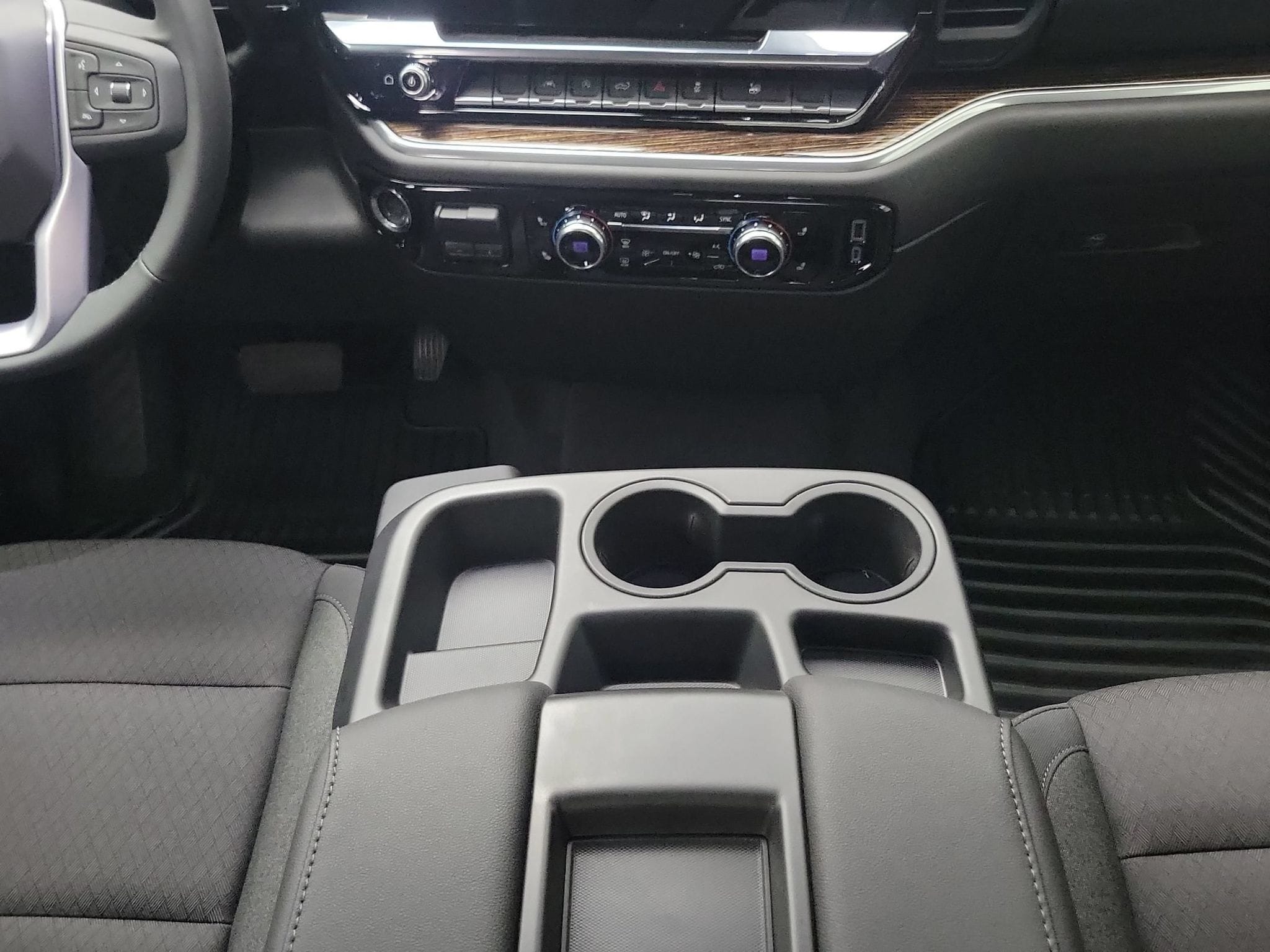 2026 GMC Sierra 1500 SLE - Photo 19