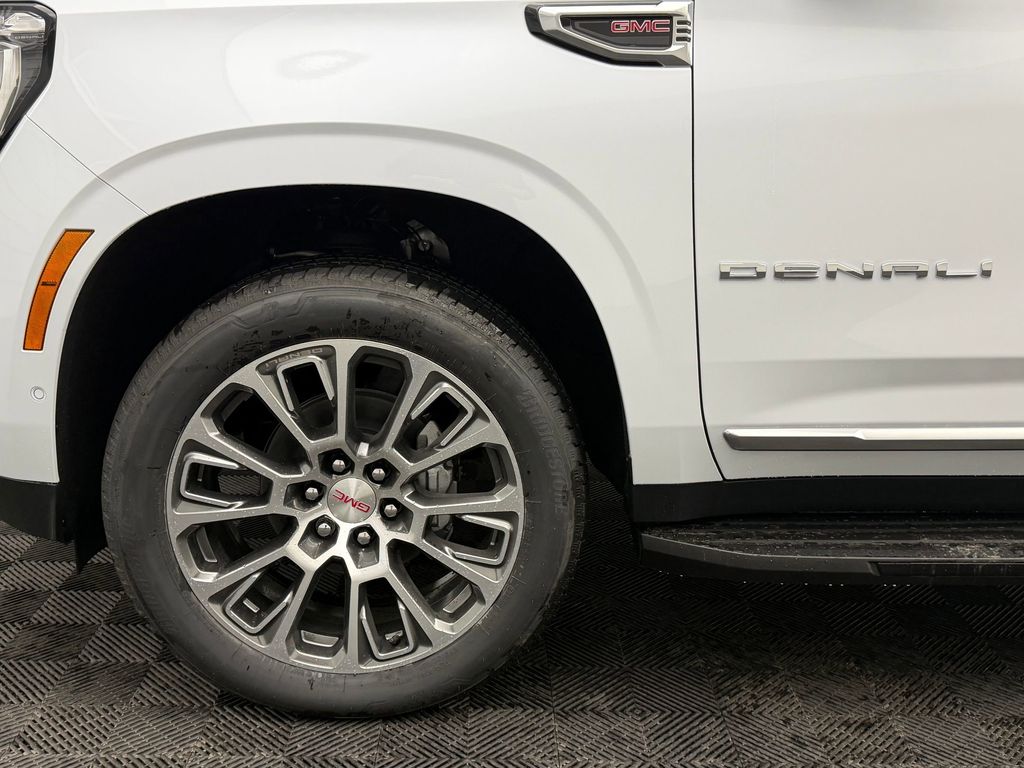 2026 GMC Yukon XL Denali - Photo 11