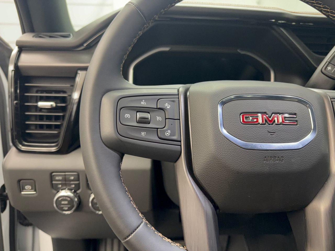 2026 GMC Sierra 2500HD AT4 - Photo 18