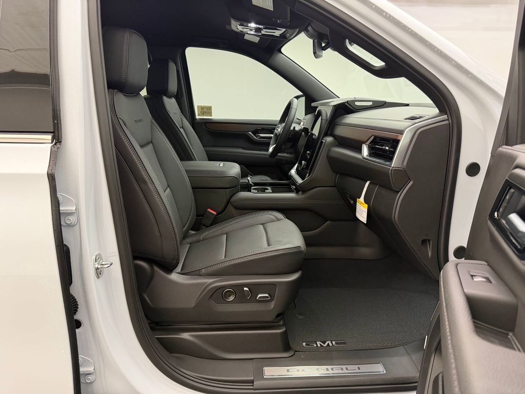 2026 GMC Yukon XL Denali - Photo 25