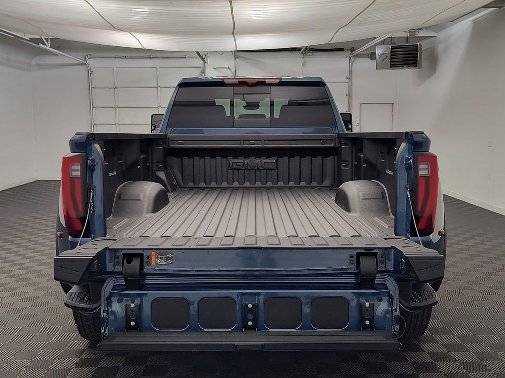 2026 GMC Sierra 3500HD Denali - Photo 17
