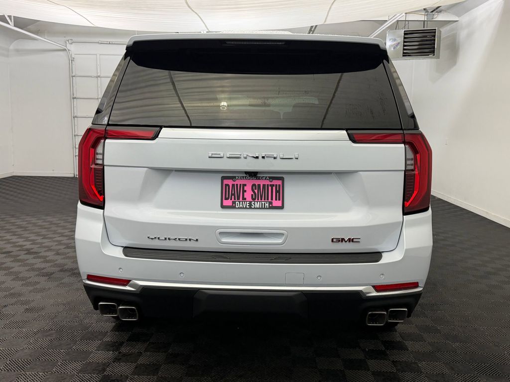 2026 GMC Yukon XL Denali - Photo 10