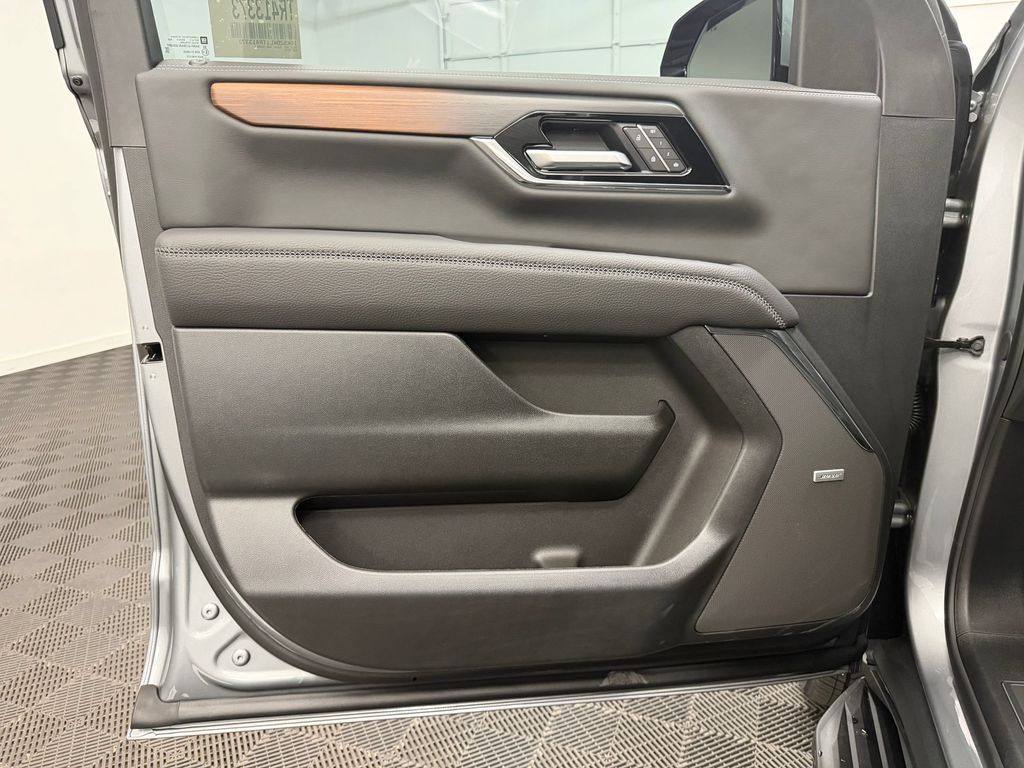 2026 GMC Yukon Denali - Photo 13