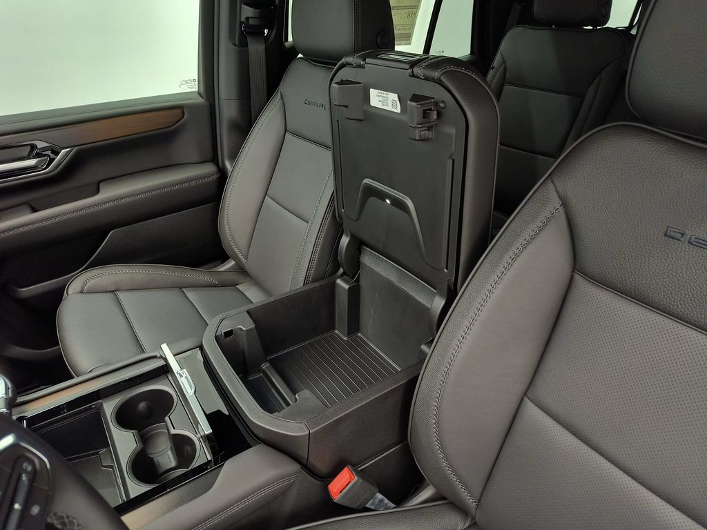 2026 GMC Yukon Denali - Photo 30