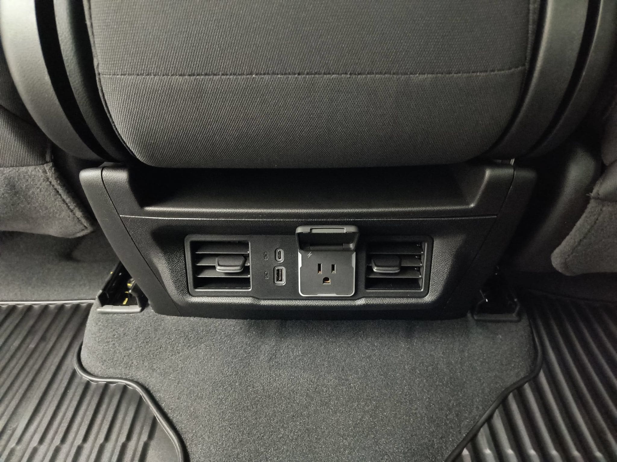 2026 GMC Sierra 1500 SLE - Photo 20