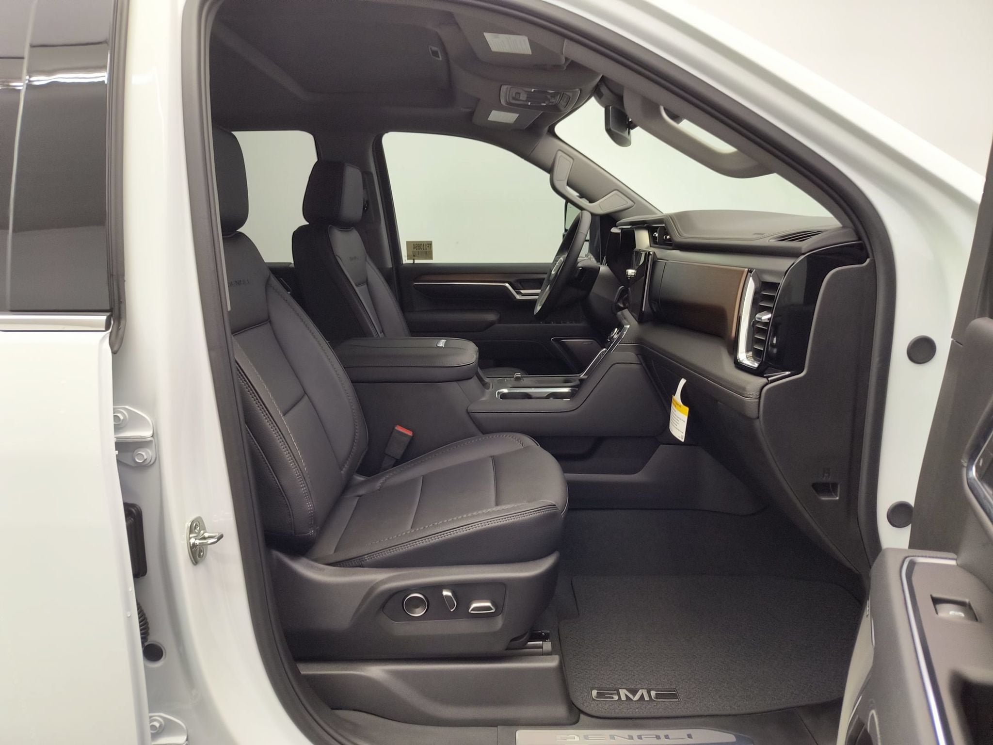 2026 GMC Sierra 2500HD Denali - Photo 31