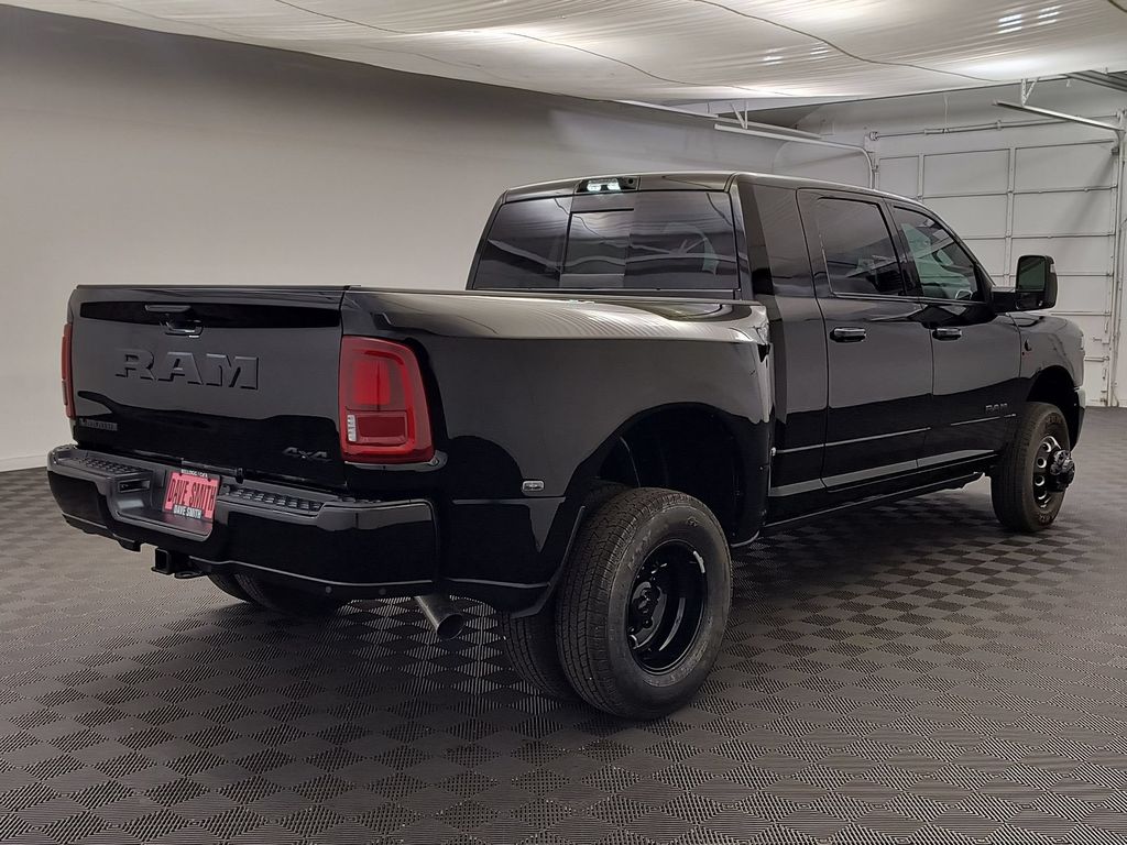 2026 RAM 3500 Laramie - Photo 8