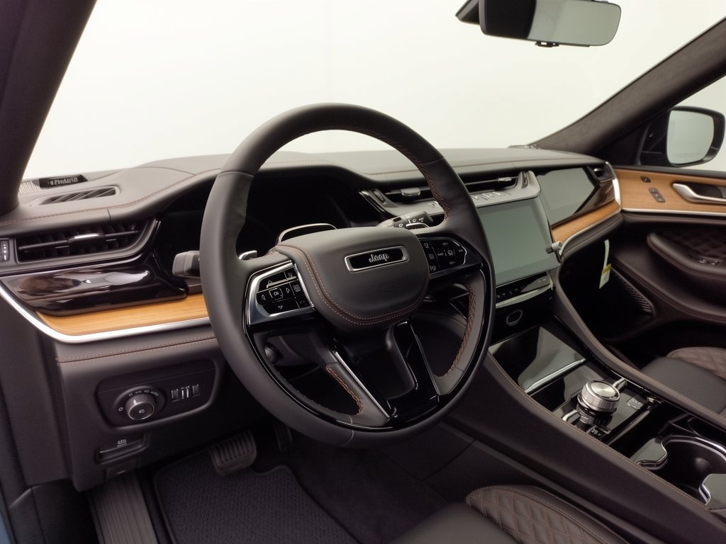 New 2027 Jeep Grand Cherokee Summit Sport Utility