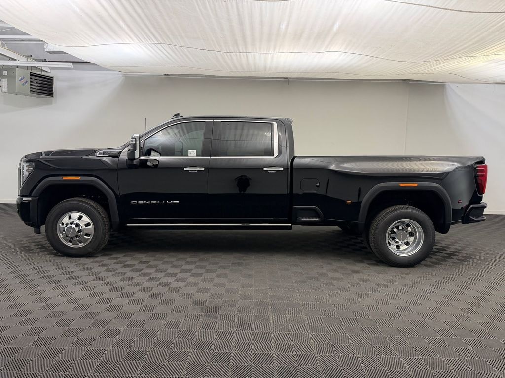 New 2026 GMC Sierra 3500 Denali Ultimate DRW Crew Cab