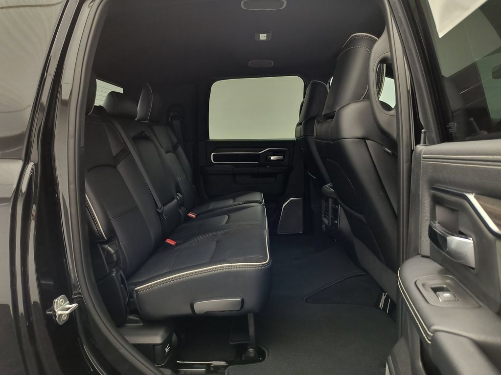 2026 RAM 3500 Laramie - Photo 31