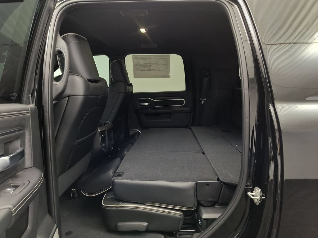 2026 RAM 3500 Laramie - Photo 24