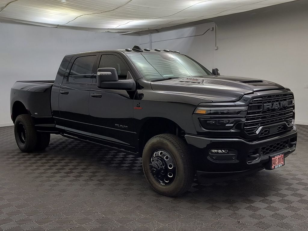 2026 RAM 3500 Laramie - Photo 7