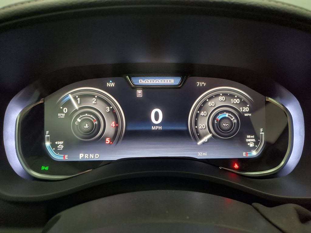 2026 RAM 3500 Laramie - Photo 17