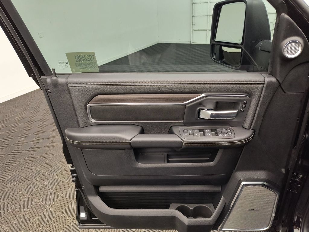 2026 RAM 3500 Laramie - Photo 23