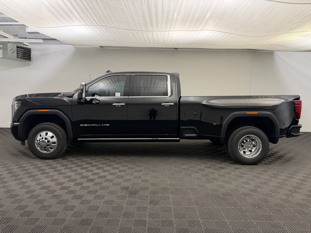 New 2026 GMC Sierra 3500 Denali Ultimate DRW Crew Cab