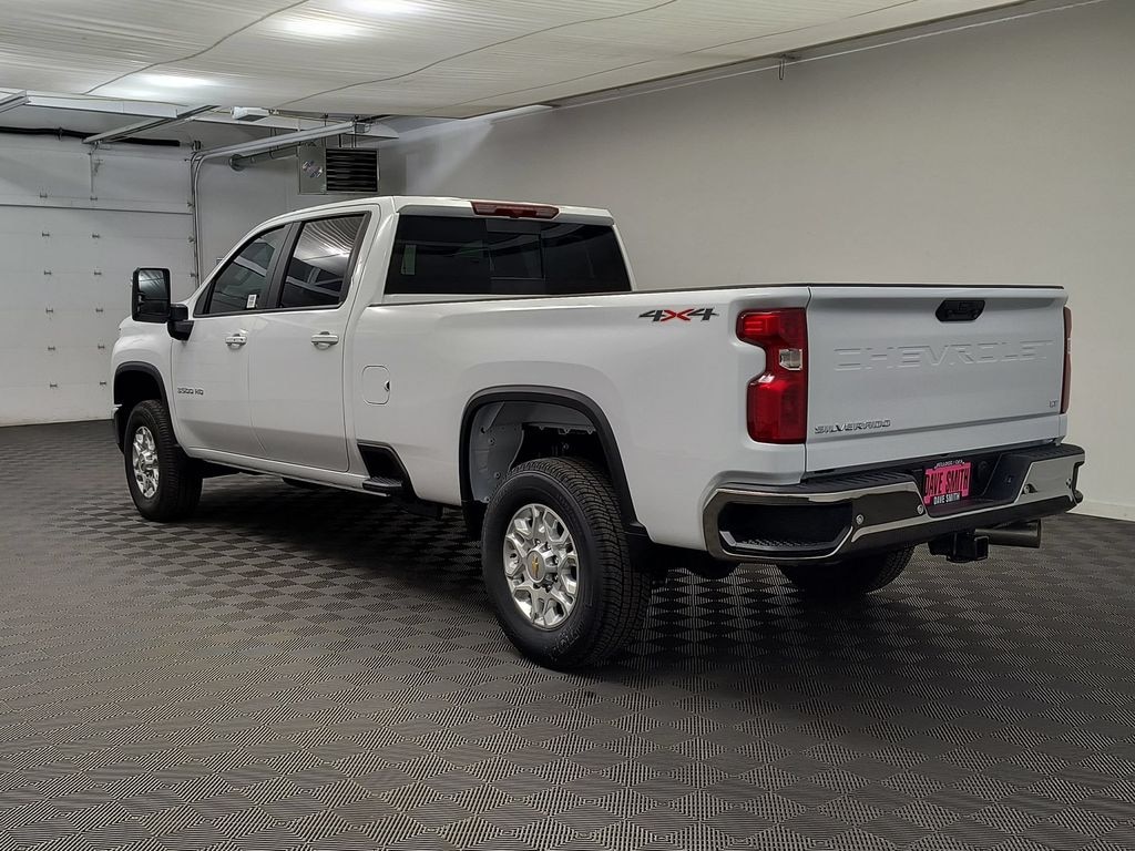 New 2026 Chevrolet Silverado 3500 LT Crew Cab