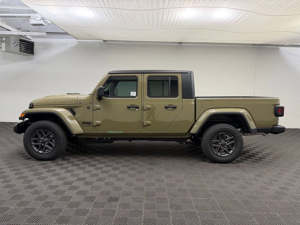 New 2026 Jeep Gladiator Sport S Crew Cab