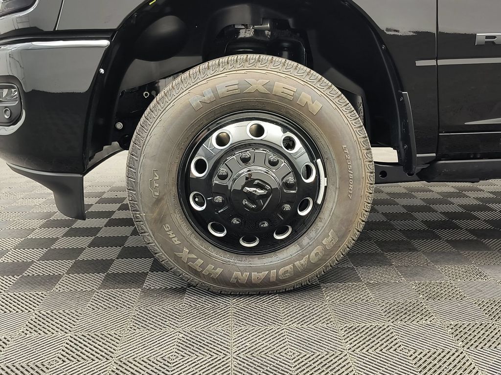 2026 RAM 3500 Laramie - Photo 10