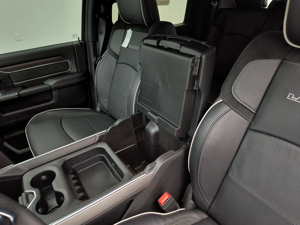 2026 RAM 3500 Laramie - Photo 30