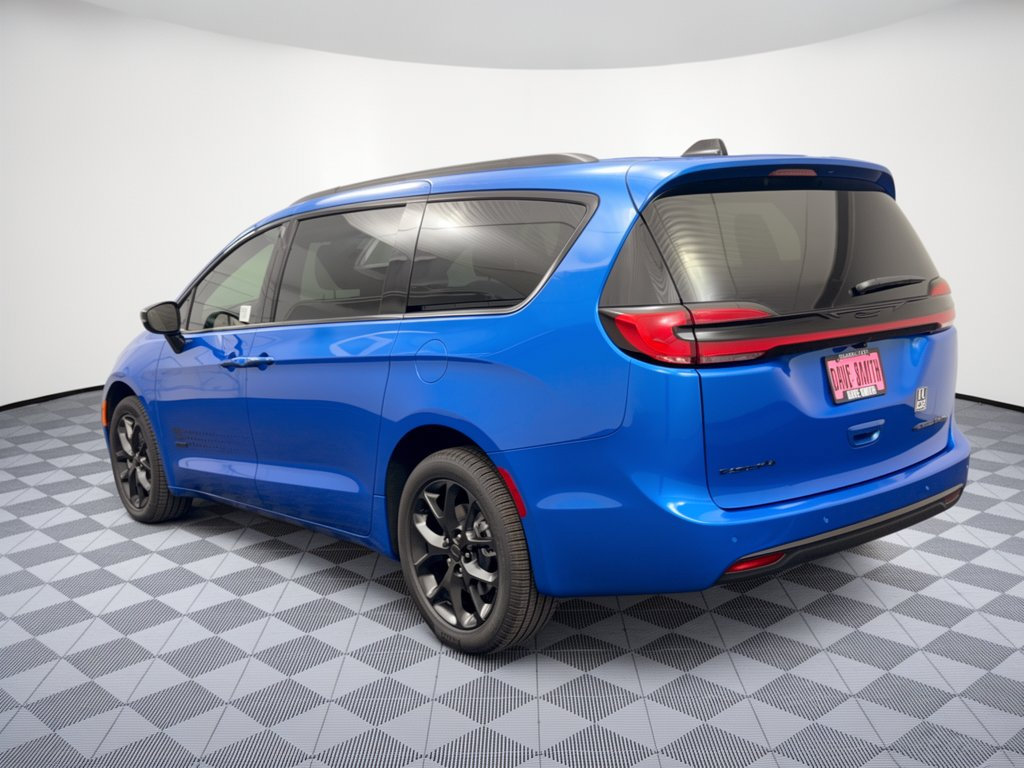 New 2027 Chrysler Pacifica Select Passenger Van