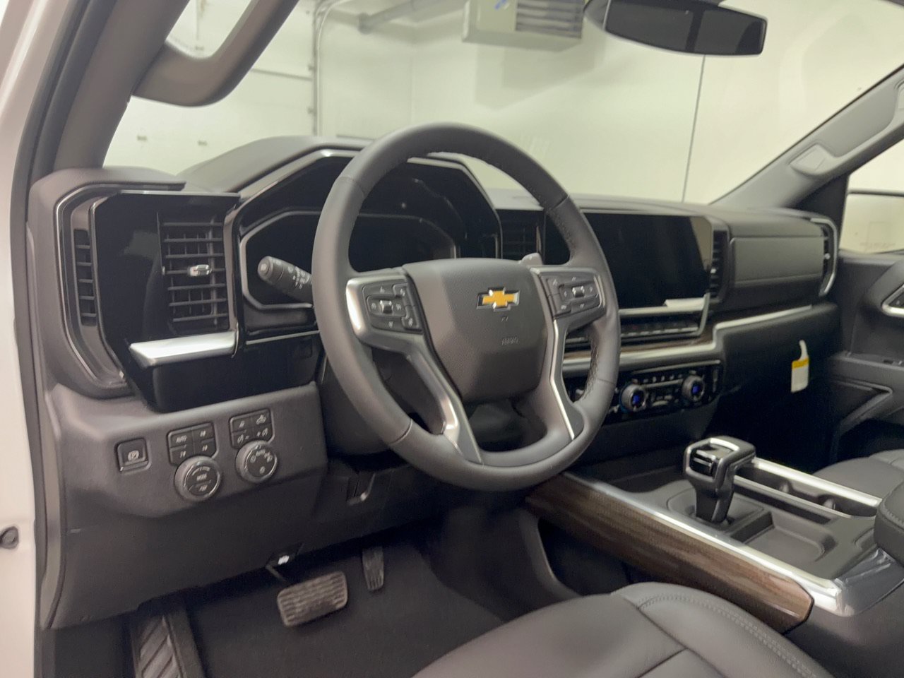 New 2026 Chevrolet Silverado 1500 LT Crew Cab