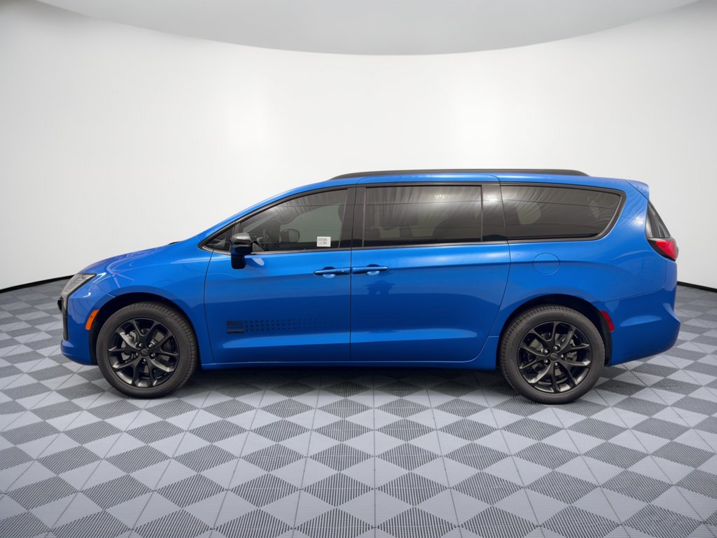 New 2027 Chrysler Pacifica Select Passenger Van