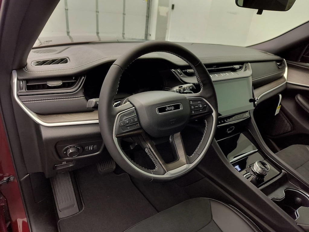 New 2026 Jeep Grand Cherokee L Laredo Altitude Sport Utility