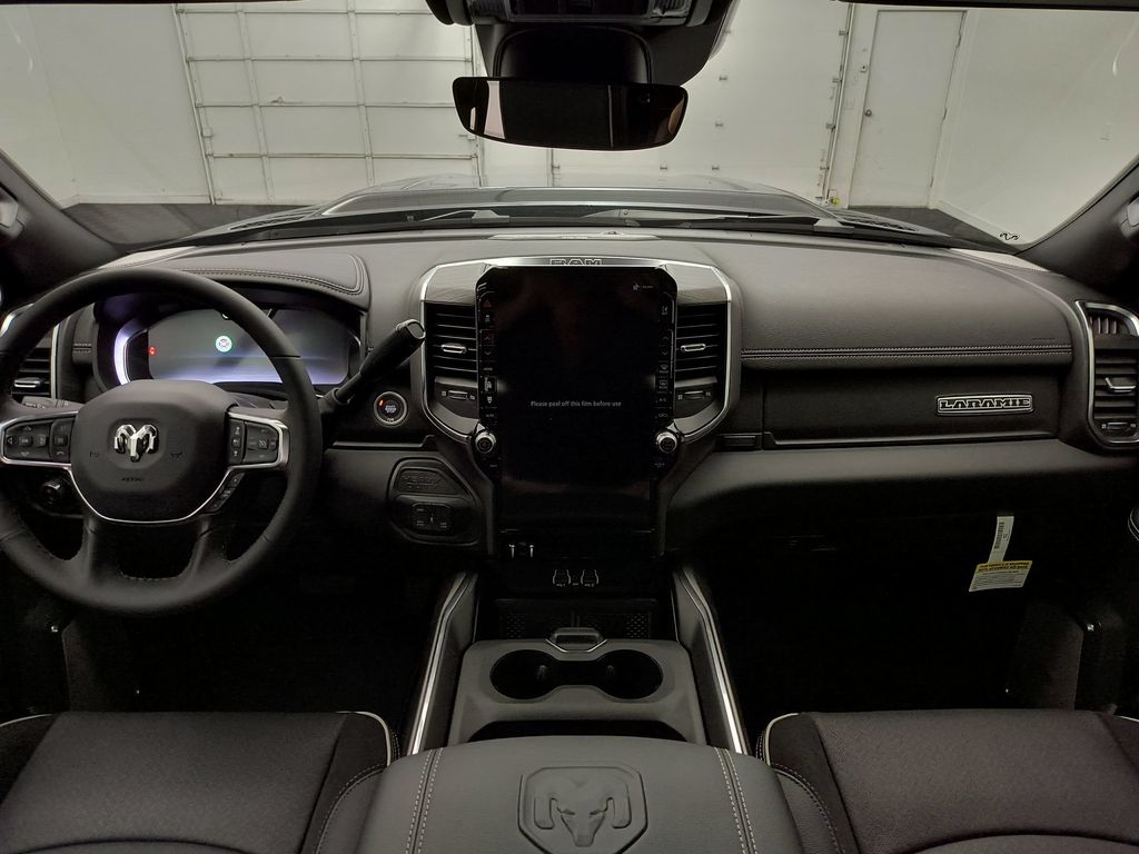 2026 RAM 3500 Laramie - Photo 11