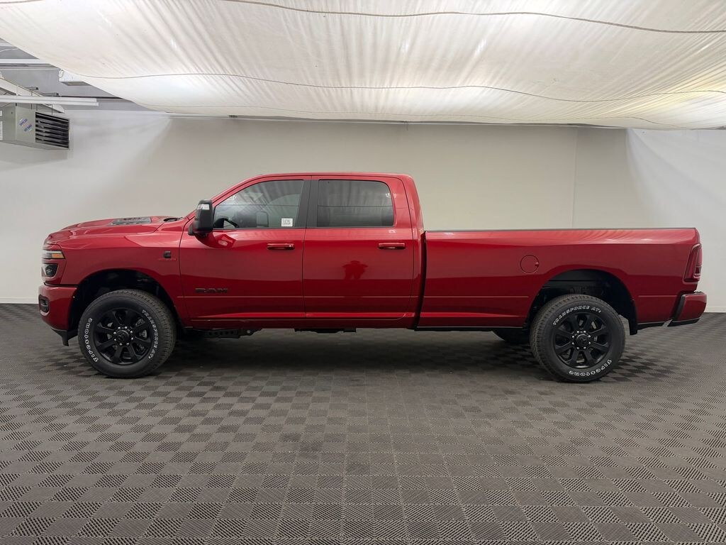 New 2026 Ram 3500 LARAMIE CREW CAB 4X4 8' BOX Pickup