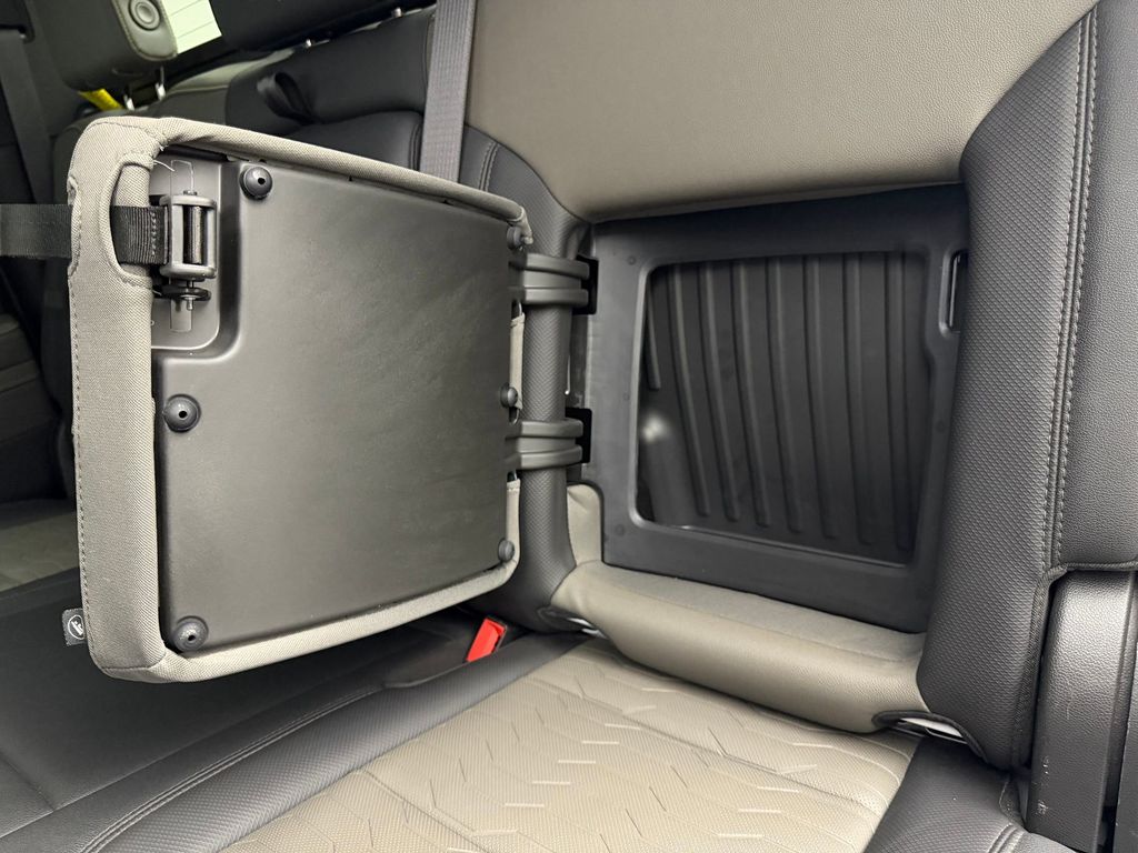 2023 Chevrolet Silverado 1500 ZR2 - Photo 23