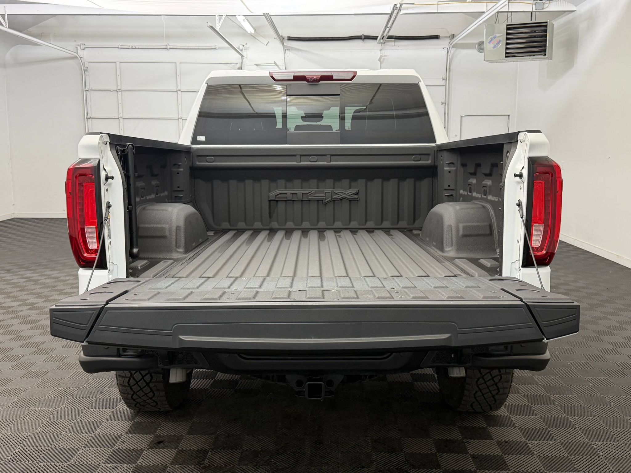 2024 GMC Sierra 1500 AT4X - Photo 23