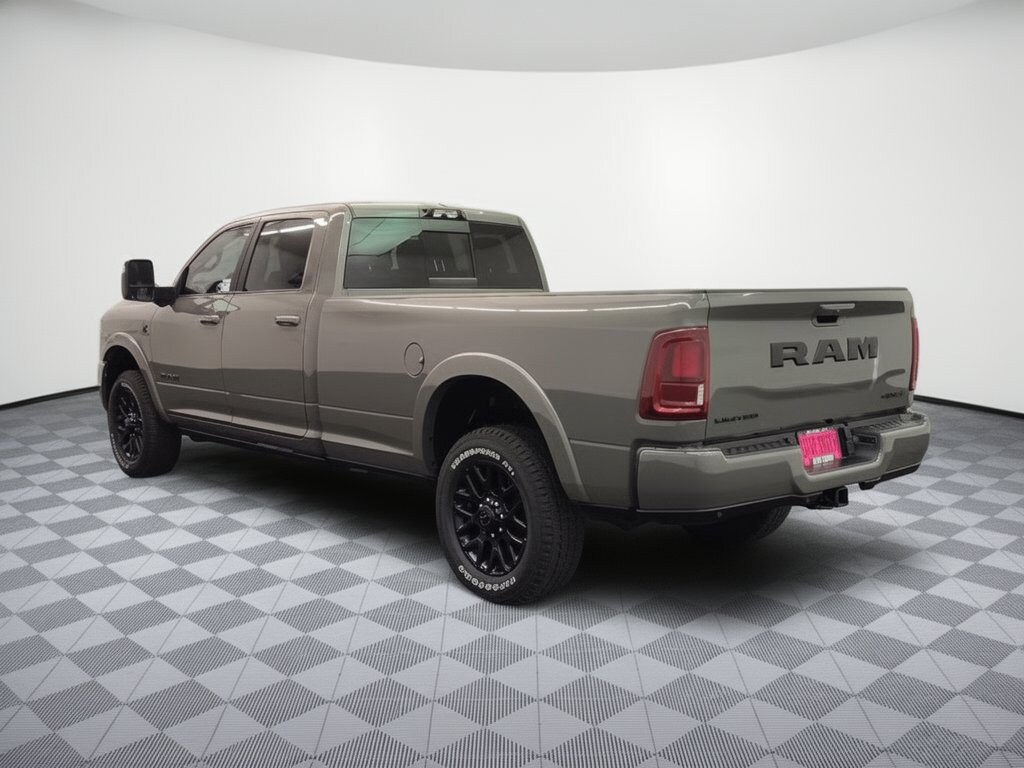 New 2027 Ram 3500 LIMITED CREW CAB 4X4 8' BOX Pickup
