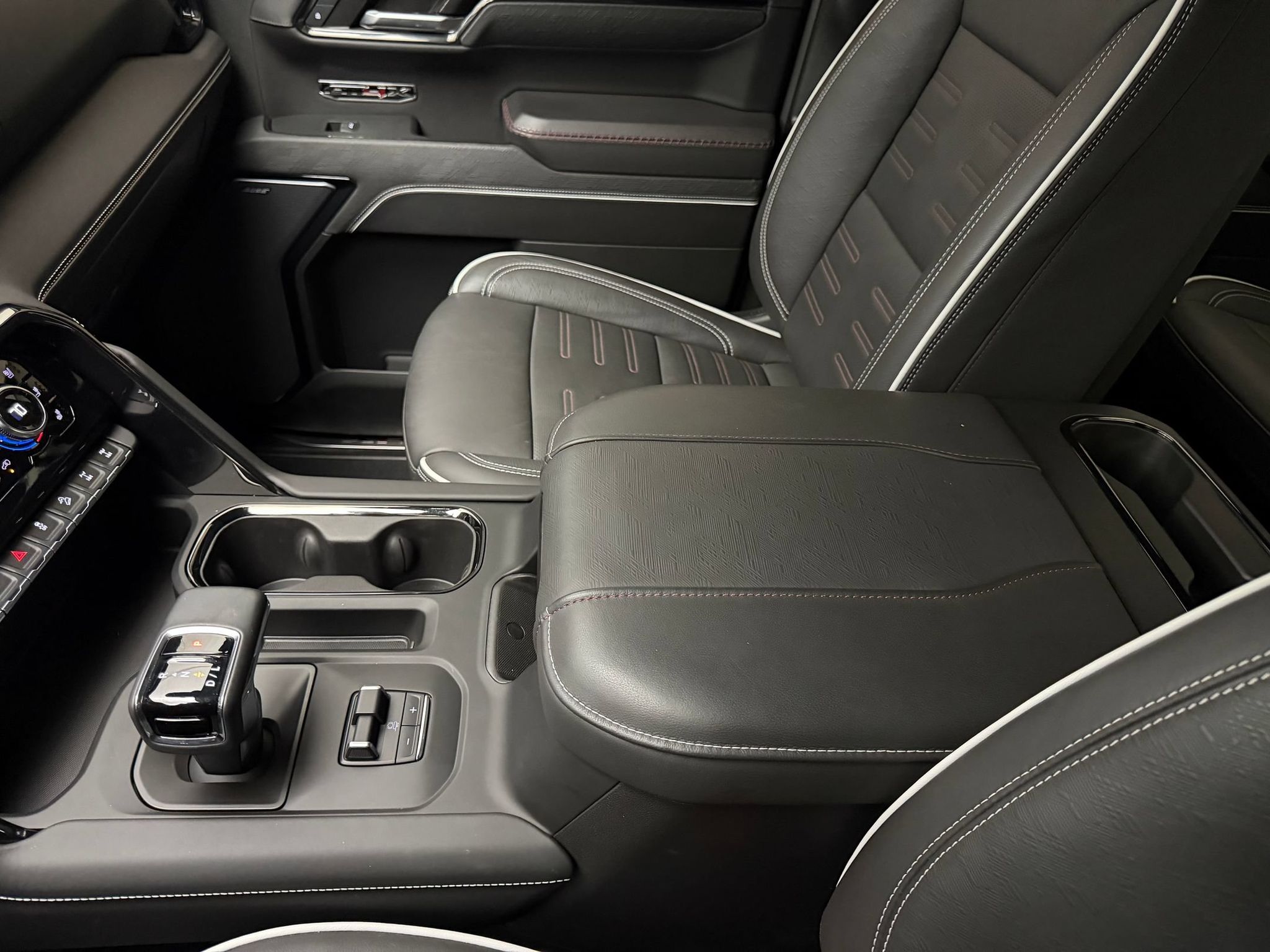 2024 GMC Sierra 1500 AT4X - Photo 16