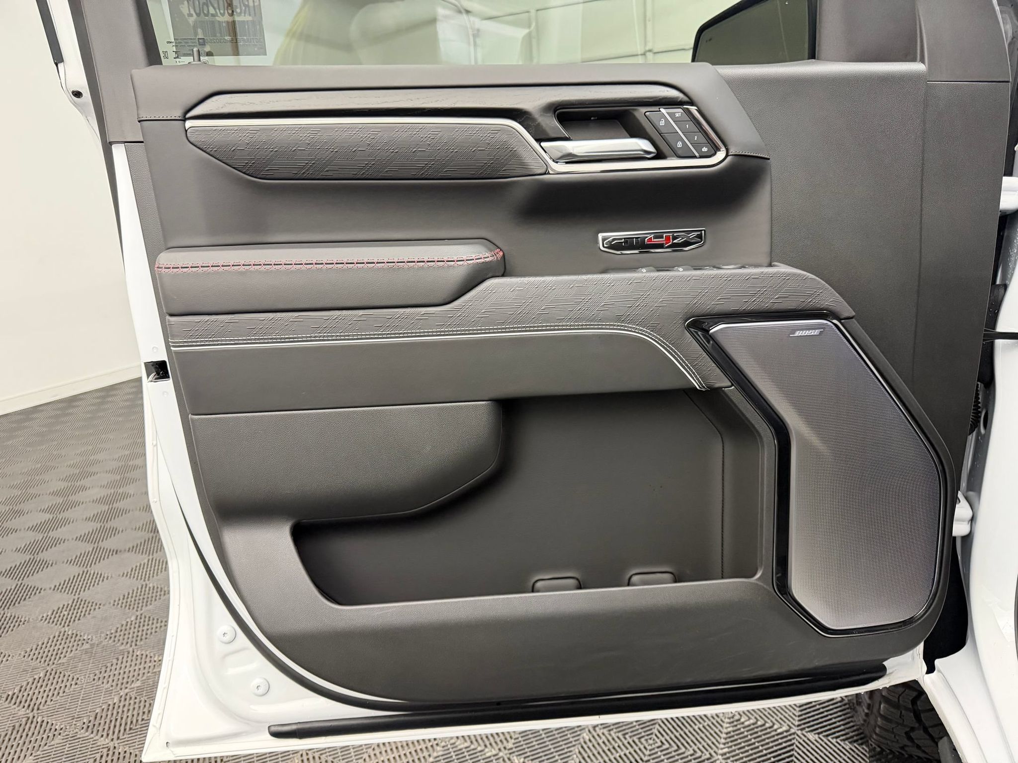 2024 GMC Sierra 1500 AT4X - Photo 11