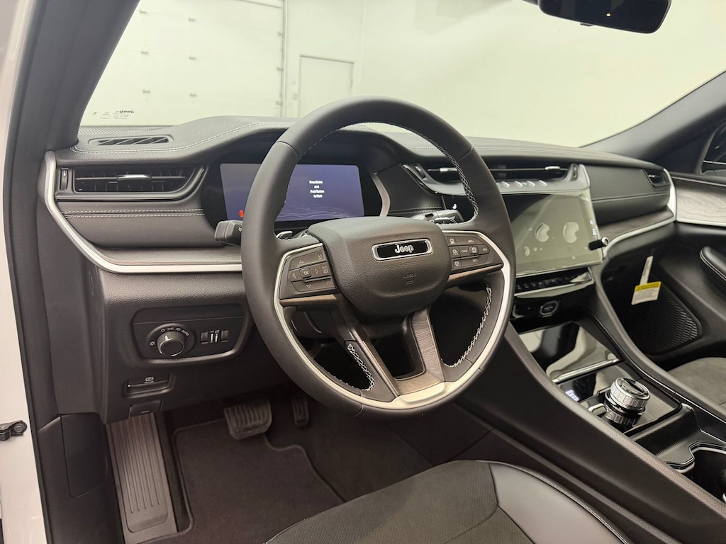 New 2027 Jeep Grand Cherokee L LAREDO ALTITUDE 4X4 Sport Utility