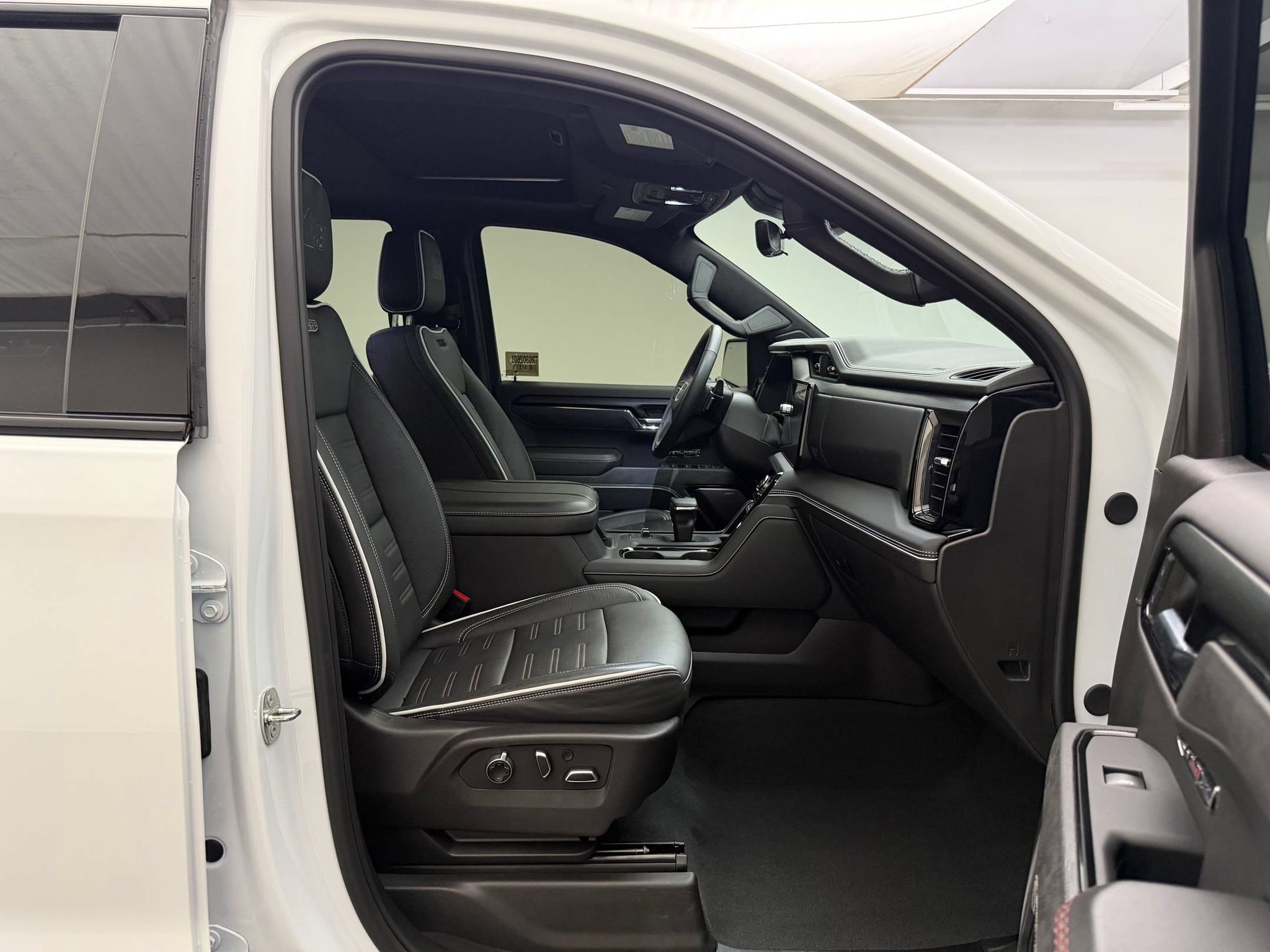 2024 GMC Sierra 1500 AT4X - Photo 25