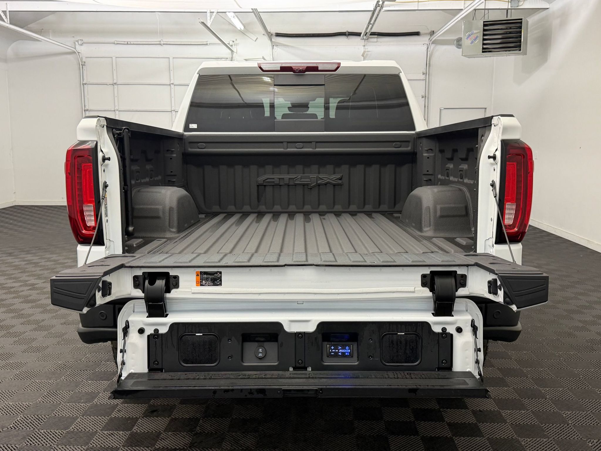 2024 GMC Sierra 1500 AT4X - Photo 24
