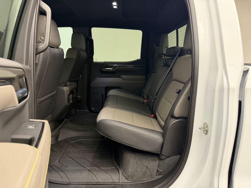 2023 Chevrolet Silverado 1500 ZR2 - Photo 13