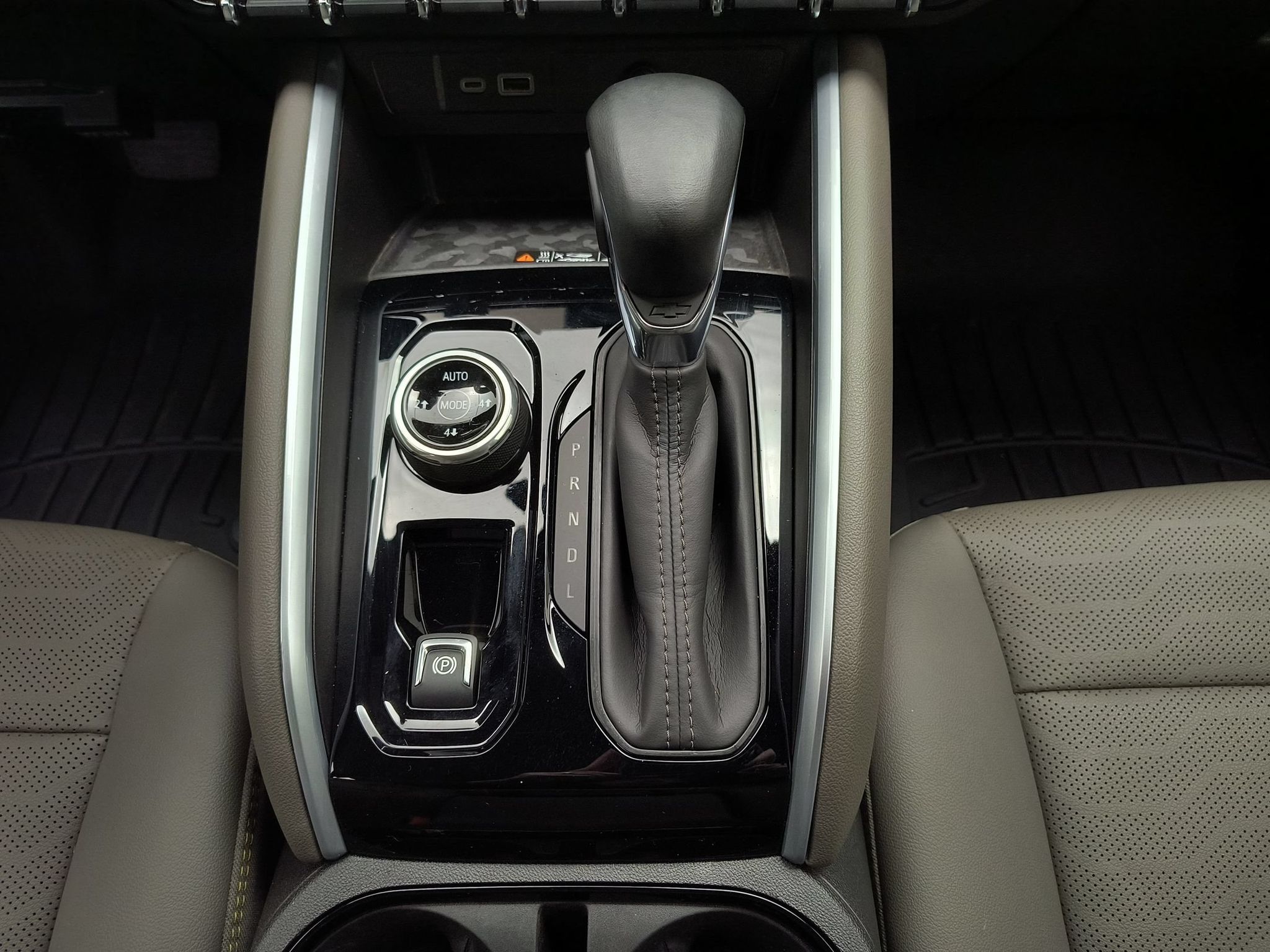 2024 Chevrolet Colorado ZR2 - Photo 14